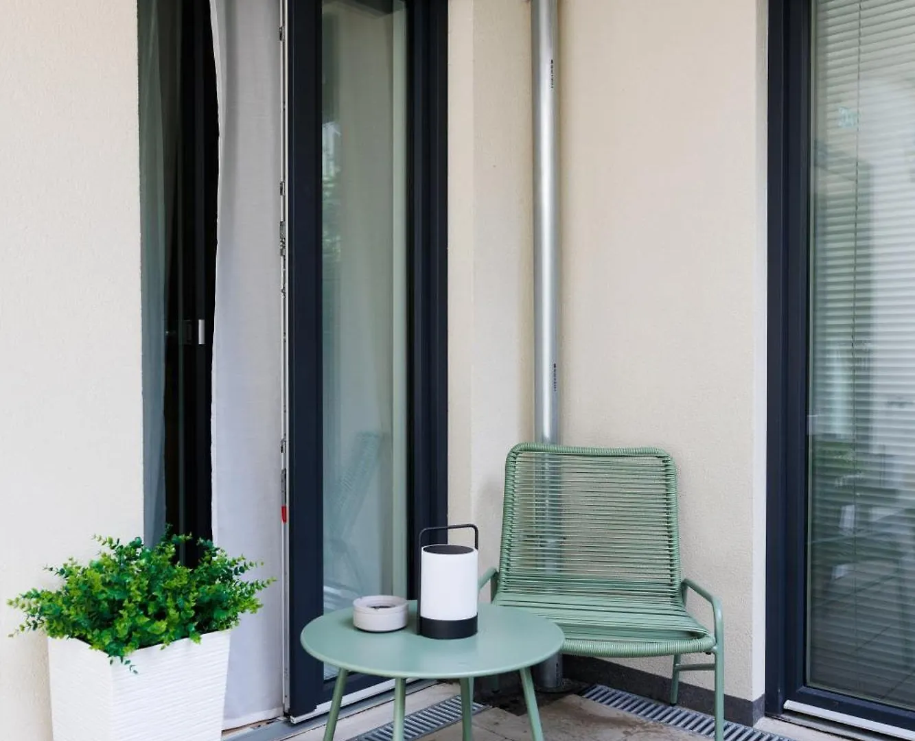 Vienna Courtyard Studio With Terrace Apartment