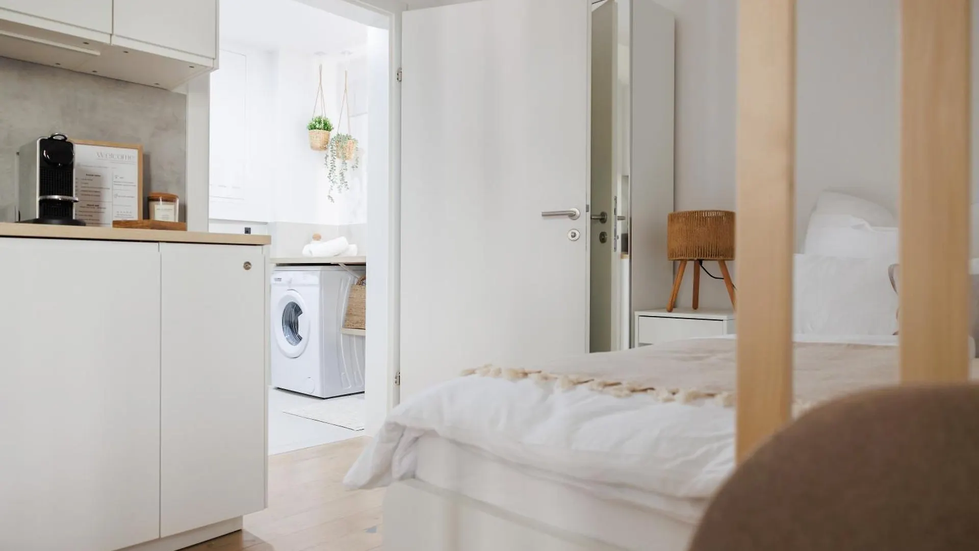 Vienna Courtyard Studio With Terrace Apartment